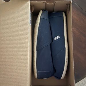 SOLD Women’s TOMS size 8 two pair navy and black boucle